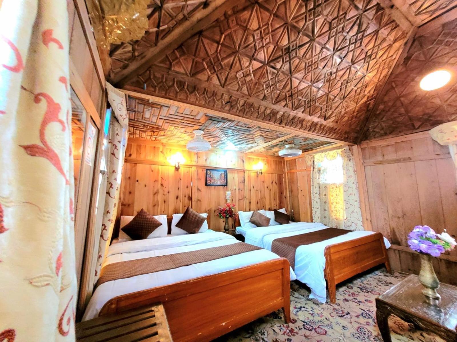 The Heritage Safina Group Of Houseboats Σριναγκάρ Εξωτερικό φωτογραφία